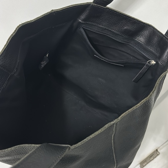 Black leather tote - Picture 10 of 11